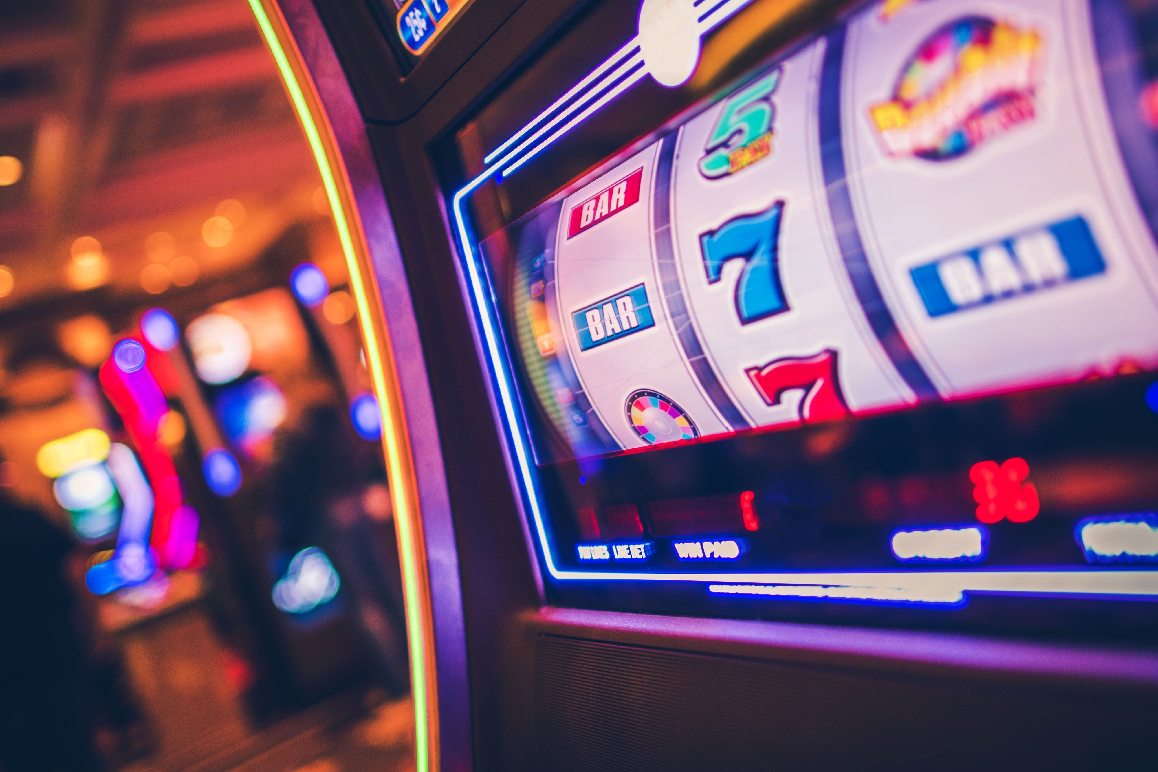 Marina 77 Multi-Bet session display showing active game, current balance, and game-switch controls